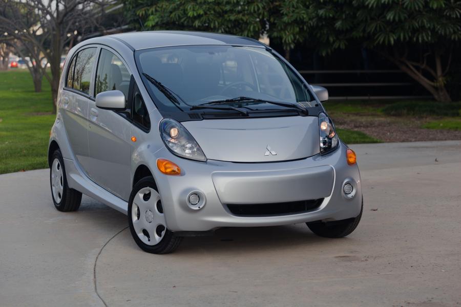  Mitsubishi i-MiEV 2012 года  (US) (фото 175 из 234)
